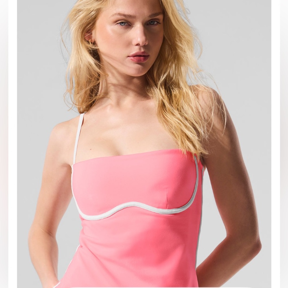 **SOLD** NWT ALO YOGA AUTHENTIC NEON BUBBLEGUM PINK AIRBRUSH STREAMLINED DRESS - Picture 4 of 7